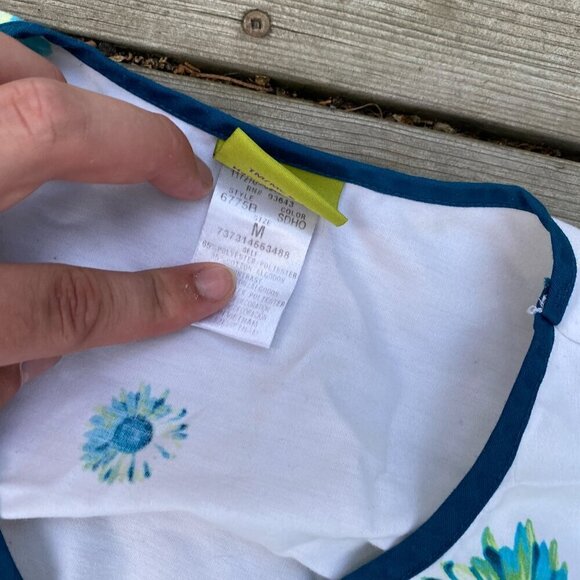 RARE Warner Bros Scooby Doo Floral Nursing Scrubs Medium Stained - Picture 5 of 6